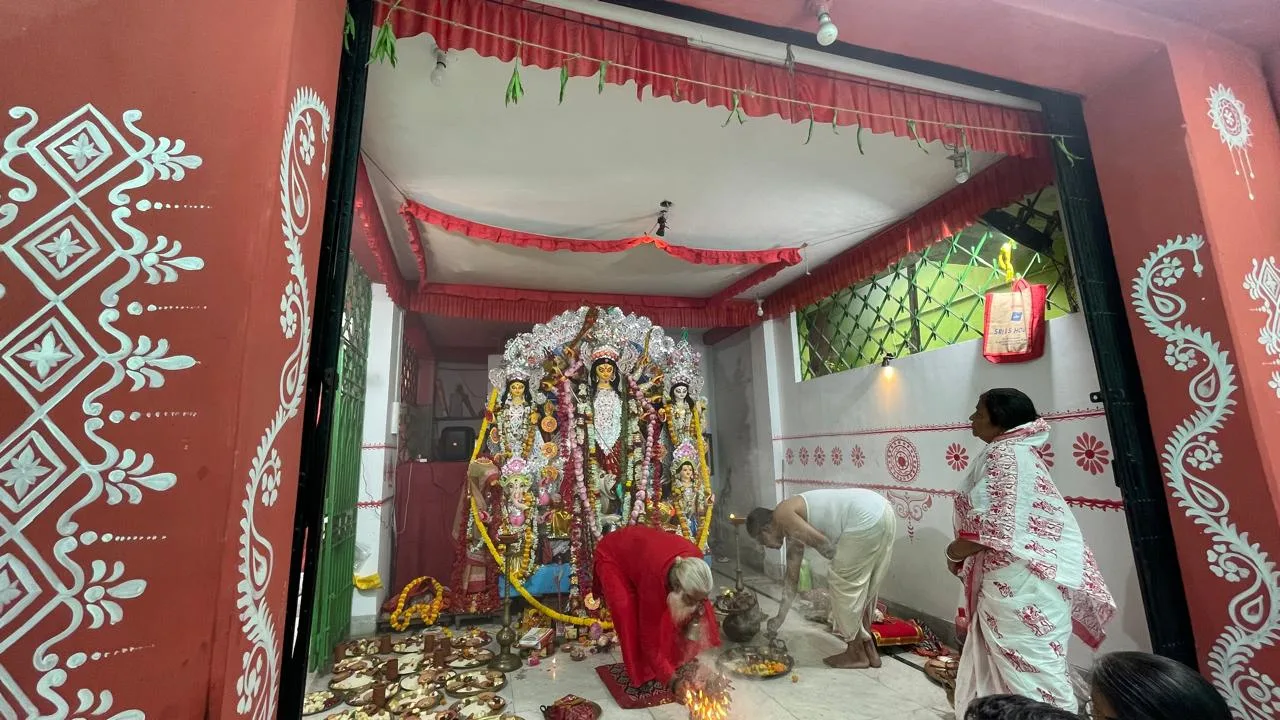 Roy Barir Durga puja 2025